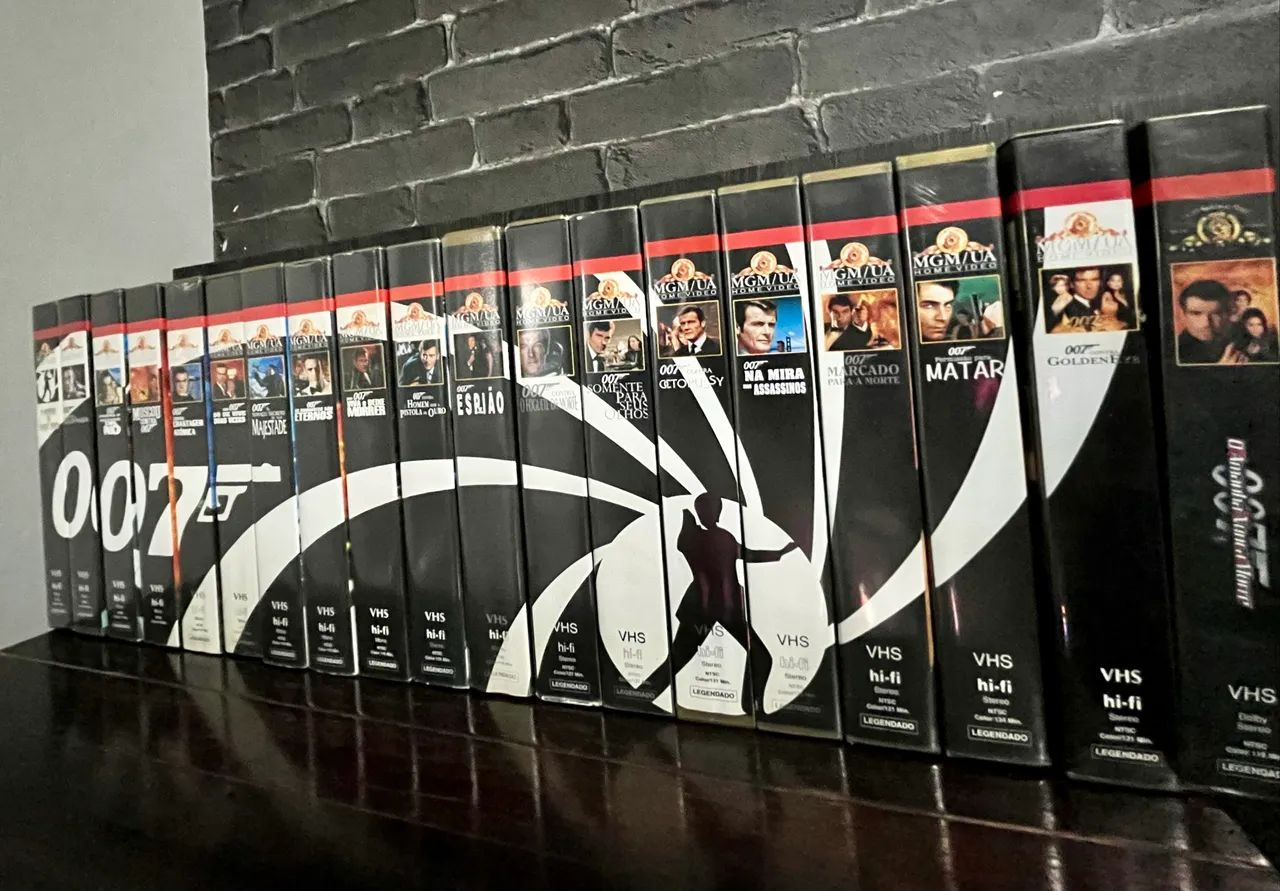 Coleção Completa James Bond 007 em VHS - 19 Fitas Originais MGM  - Foto 2