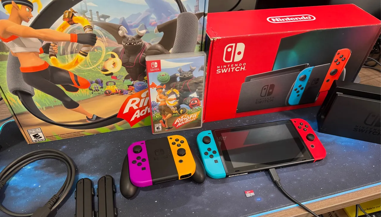 Nintendo Switch V2 excelente estado + 2 JoyCons adicionais + extras (ler descrição)