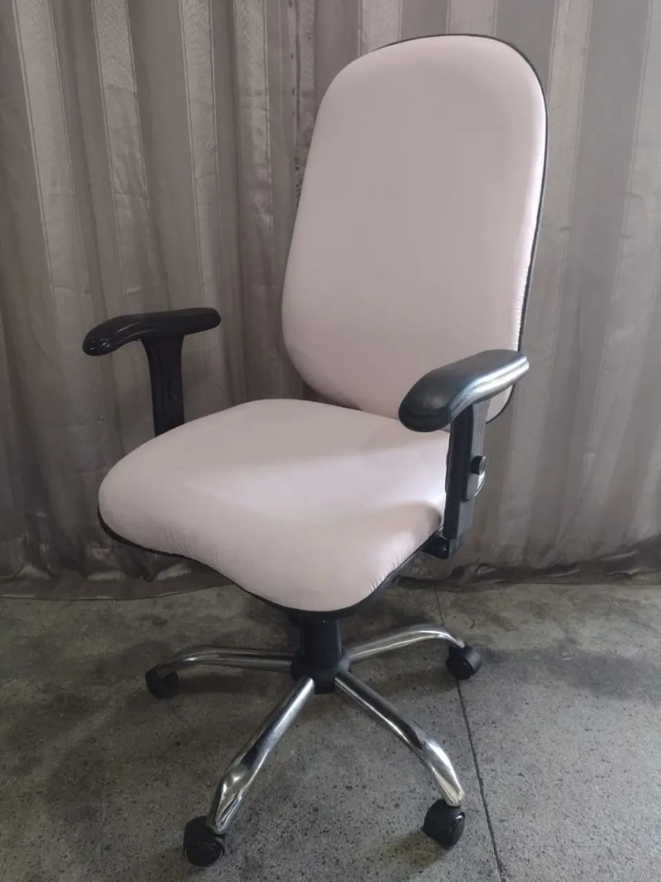 Cadeira de escritório presidente  - Foto 3