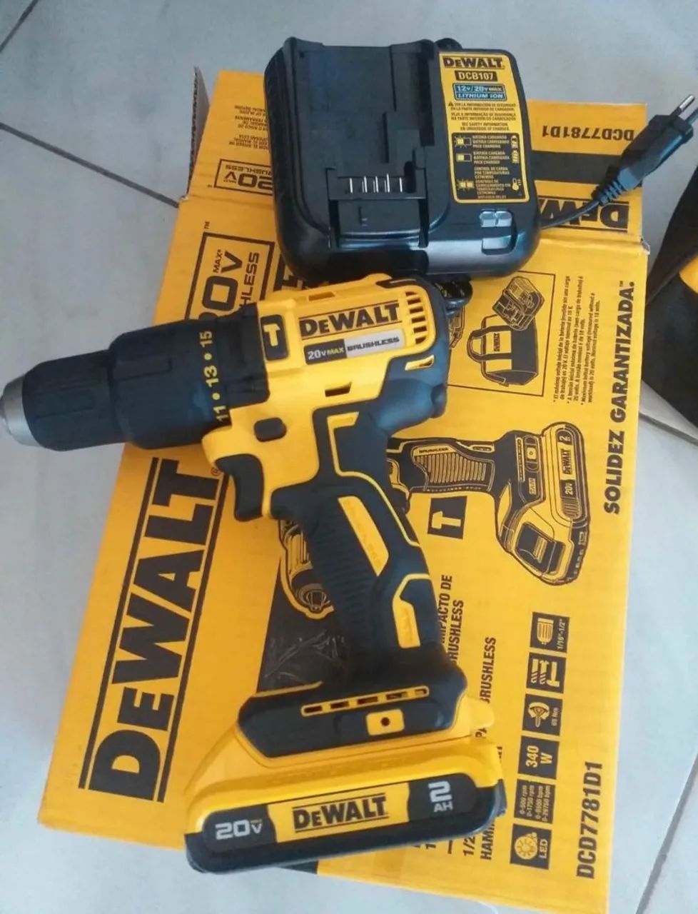 Furadeira/Parafusadeira DeWalt 20V Brushless DCD7781D1