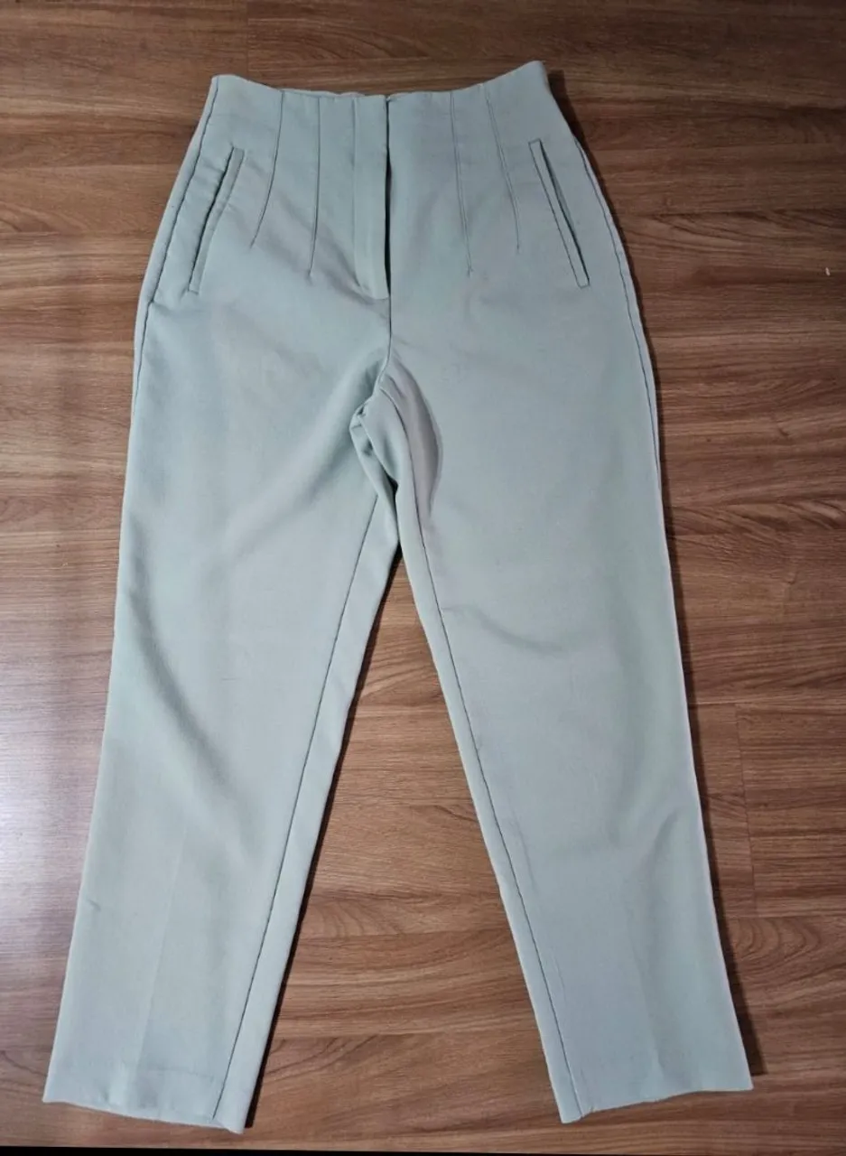 Calças Social da Zara Verde Claro Feminina. Quase sem uso