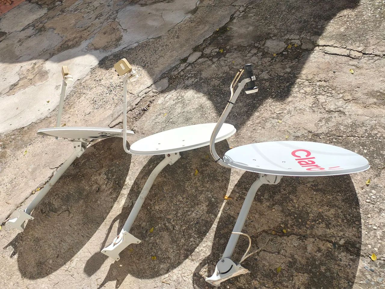 Antenas com LNB Duplo Parabólicas Claro em Ótimo Estado - Foto 4