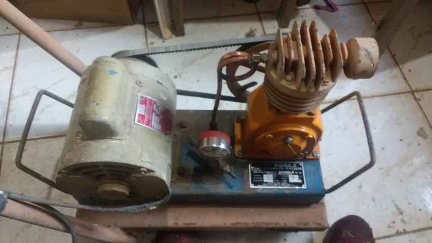 Compressor de Ar direto Sobre Base 1/2HP 2,6 Pés 120 Libras 