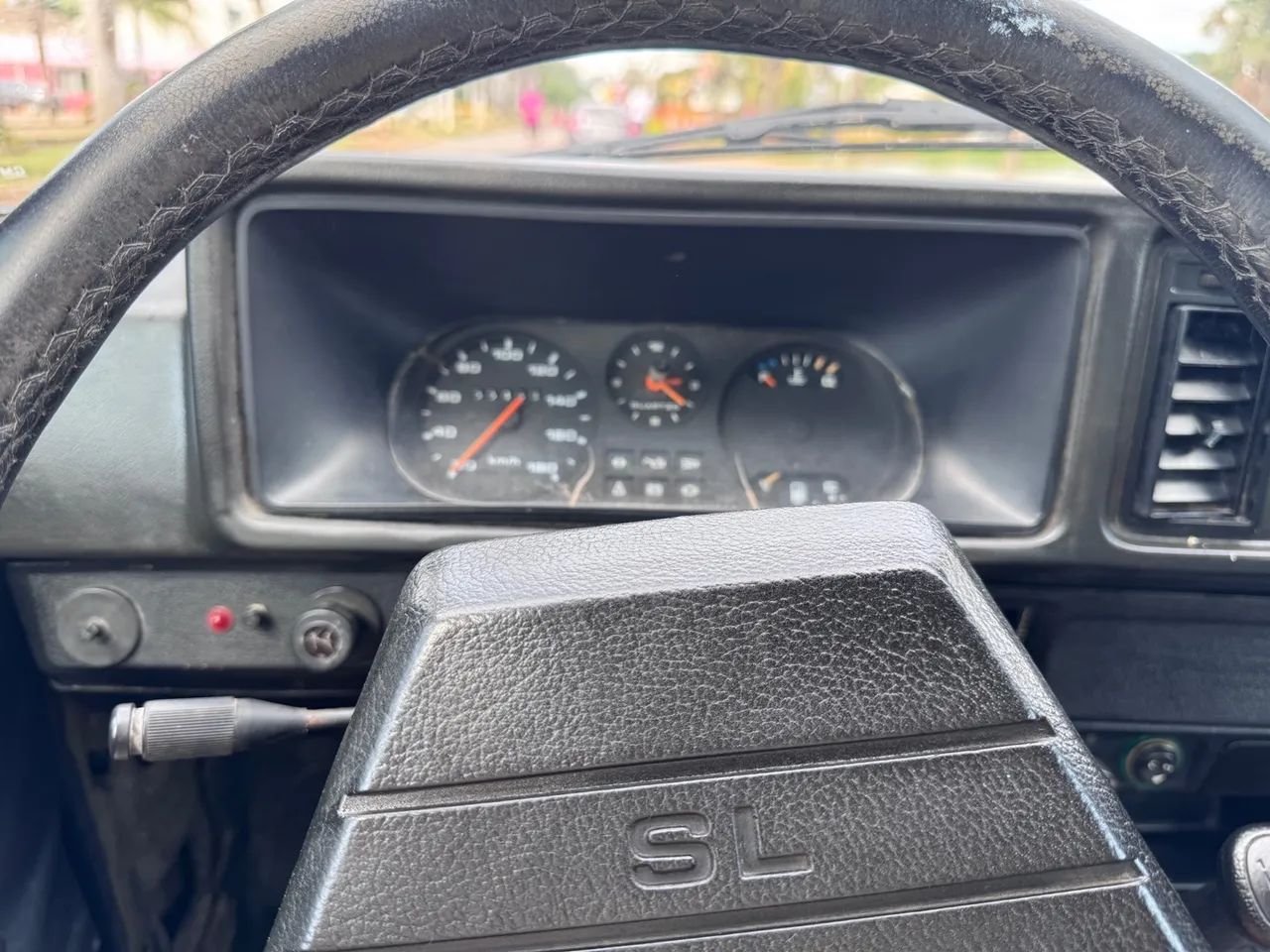 Vendo ou troco por carro mais novo  - Foto 5