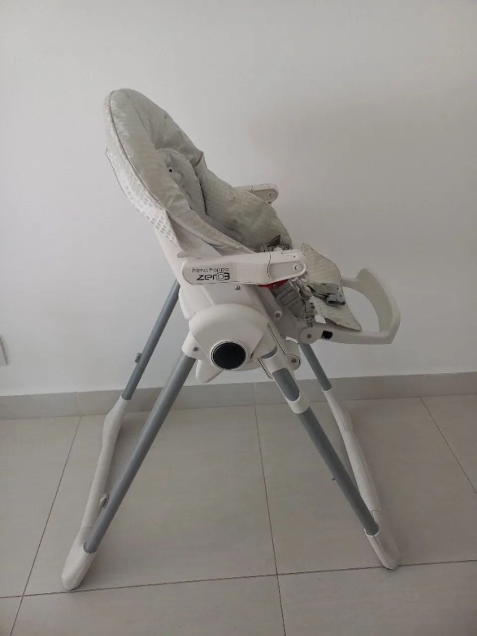 Vende-se cadeirinha alimentação infantil burigotto  - Foto 5