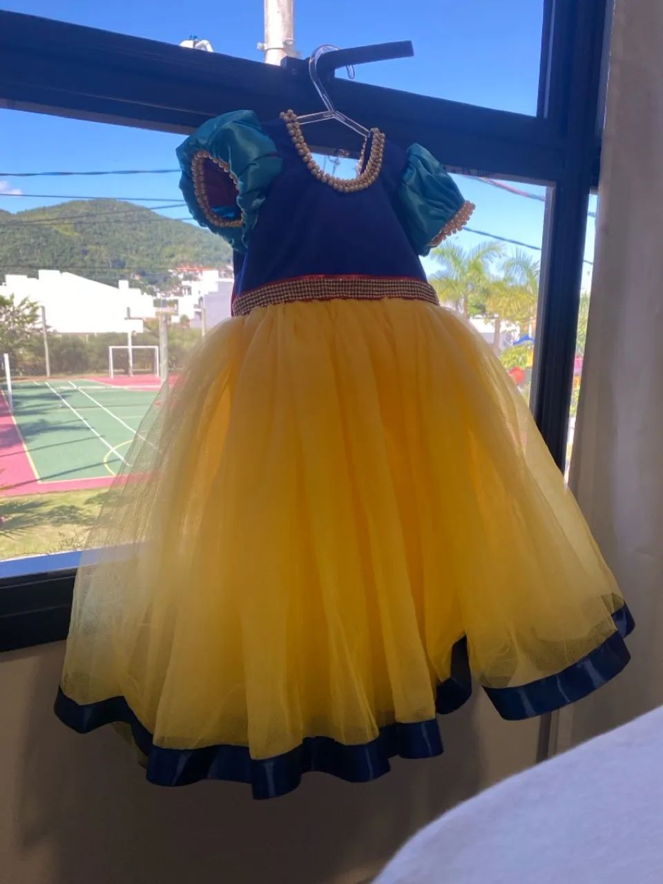 Vestido Luxo Branca de Neve