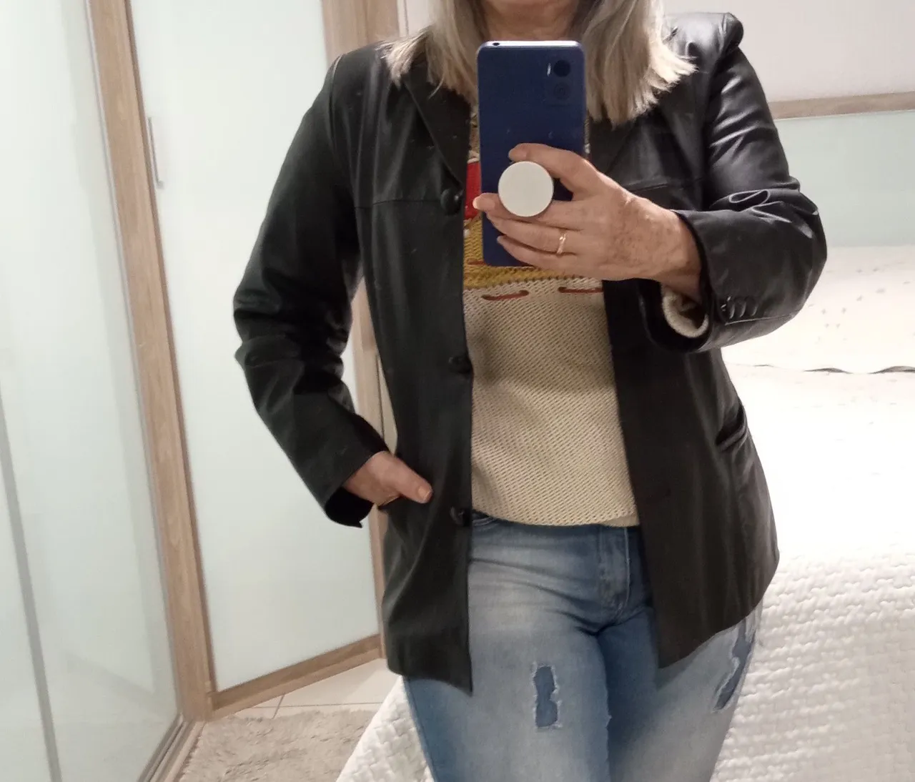 Jaqueta de Couro Preta Clássica - Elegância e Estilo