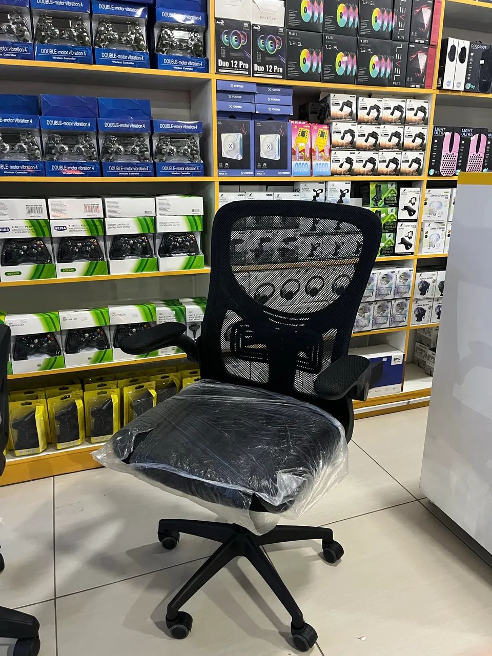 Cadeira De Escritório Com Braço Retrátil 