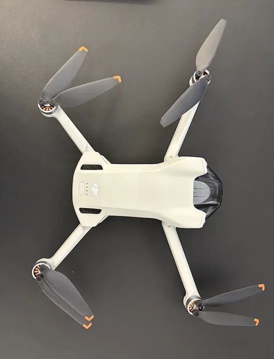 Drone DJI Mini 3 Standard (Com tela) 