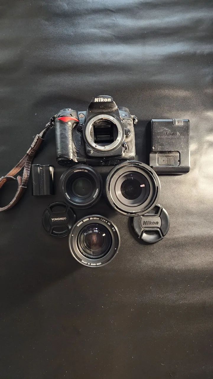 Kit Câmera DSLR Nikon por R$2.000,00 com Lentes e Acessórios