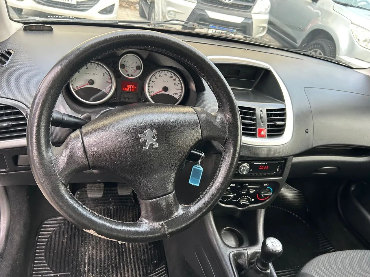 Peugeot 207 1.4 Sedan Impecavel !!  - Foto 5