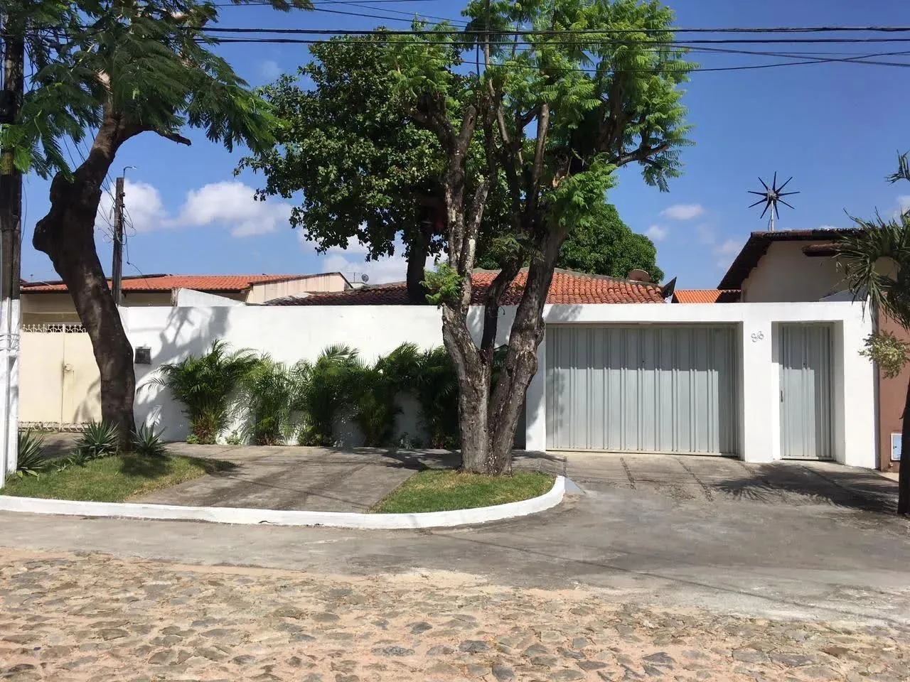 Casa Plana à Venda 190 m² | 500 m² de Terreno | Cidade dos Funcionários Fortaleza/CE