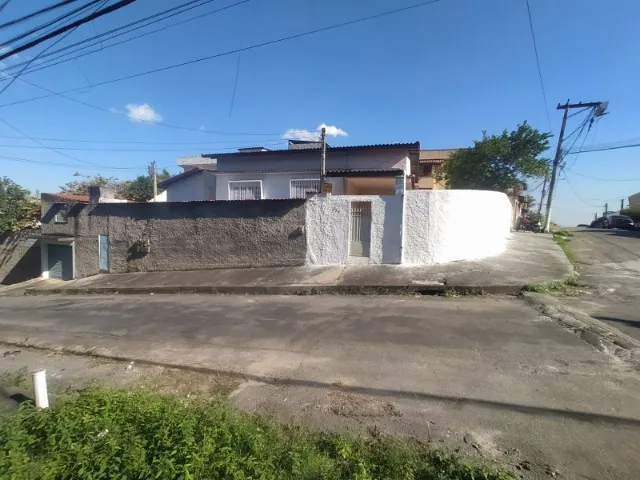 Casa de 03 quartos no Mutuá.