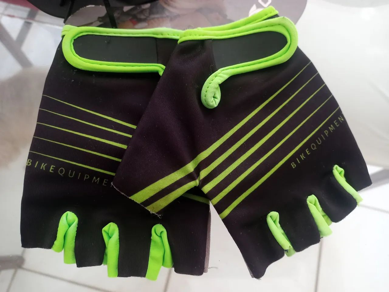 CAPACETE, LUVAS DE PROTEÇÃO E COXIM BIKE. DIA DAS CRIANÇAS - Foto 5