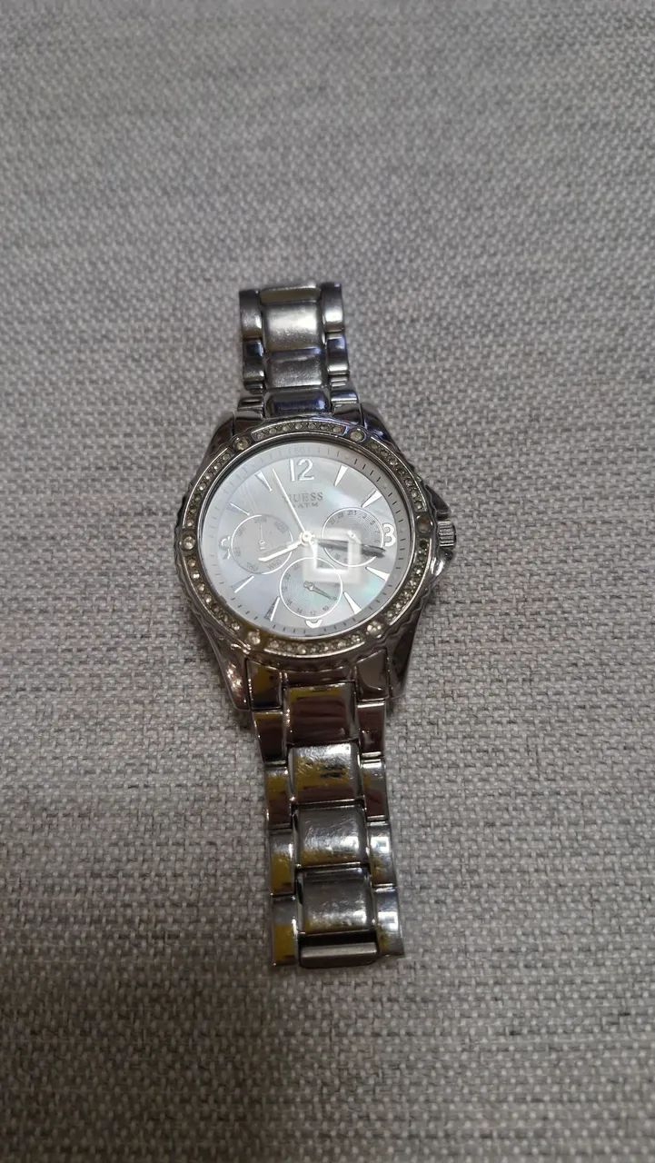 Relógio Guess Feminino prata  - Foto 2