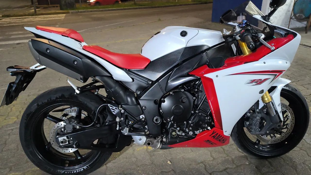 R1 CROSSPLANE  BAIXA KM  - Foto 6