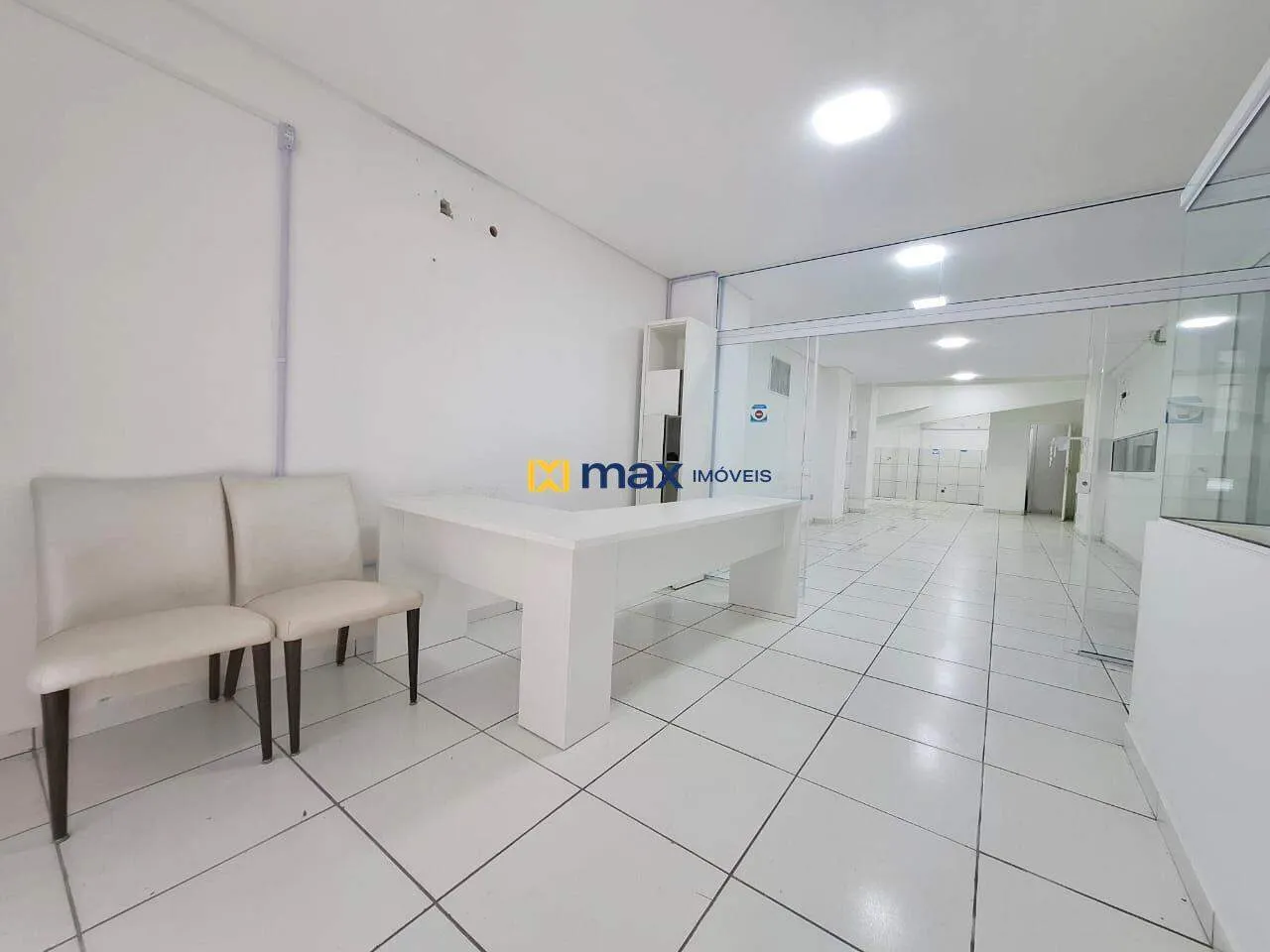 Sala comercial para locação em Balneário Camboriú Barra Norte, a 2 minutos de carro do ma