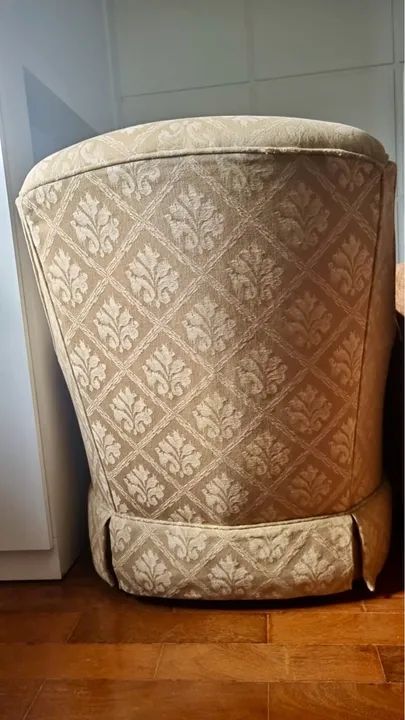 Poltrona de Luxo em Estilo Clássico - reclinável e giratória  - Foto 2