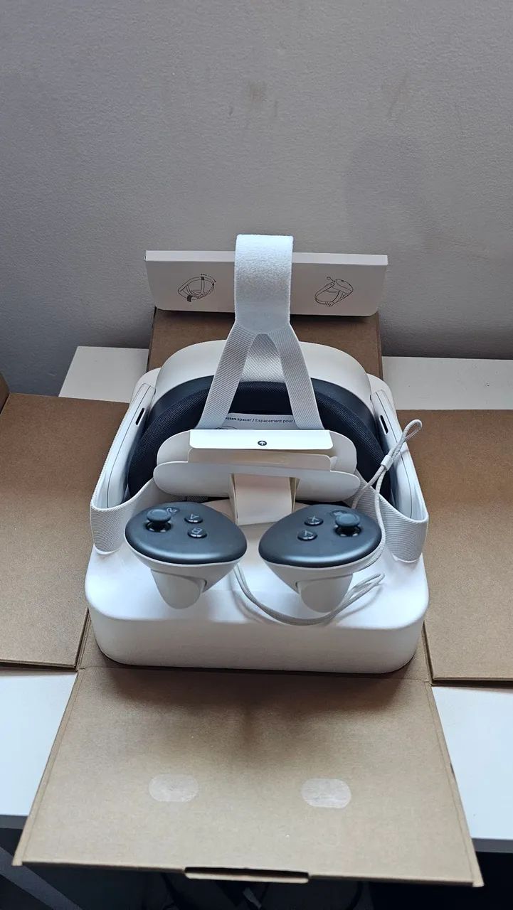 Oculus Quest 3s novo - Consoles de Vídeo Game - Douradina