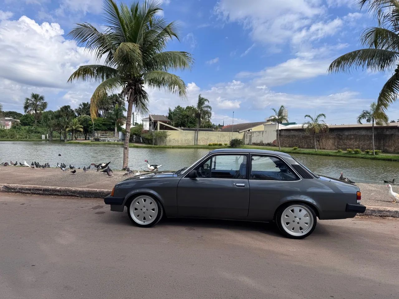 Vendo ou troco por carro mais novo  - Foto 4