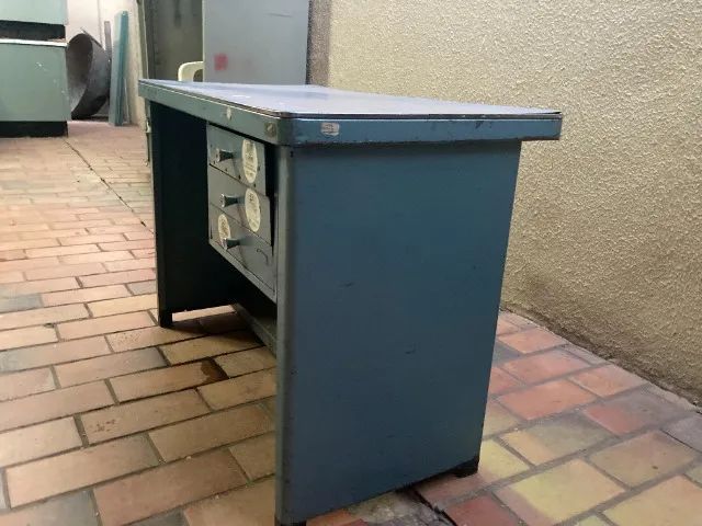 Mesa de metal para uso infantil - Foto 3