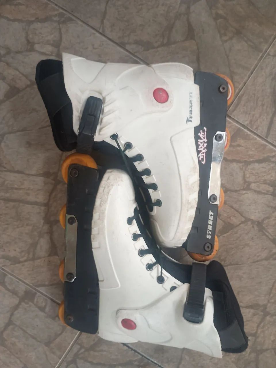 Vendo patins de street n/40 - Foto 2
