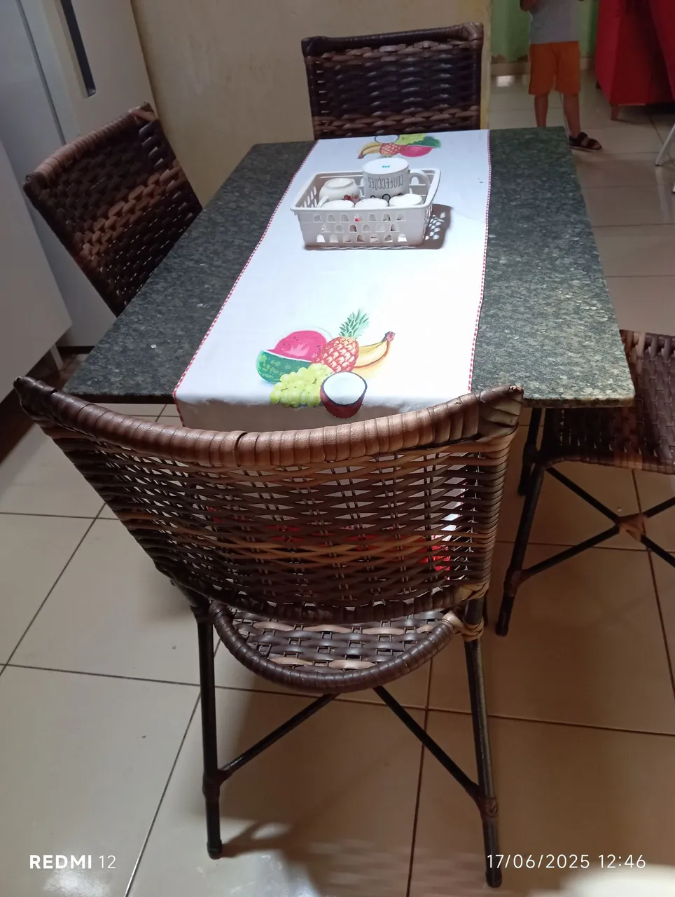 Mesa para vender logo.bem conservada