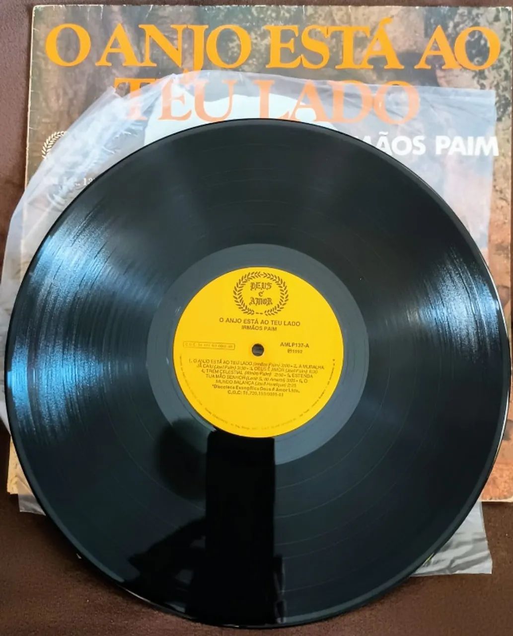 Lp Disco de Vinil Gospel Evangélico Irmãos Paim - O Anjo Está Ao Teu Lado - raro - Foto 3