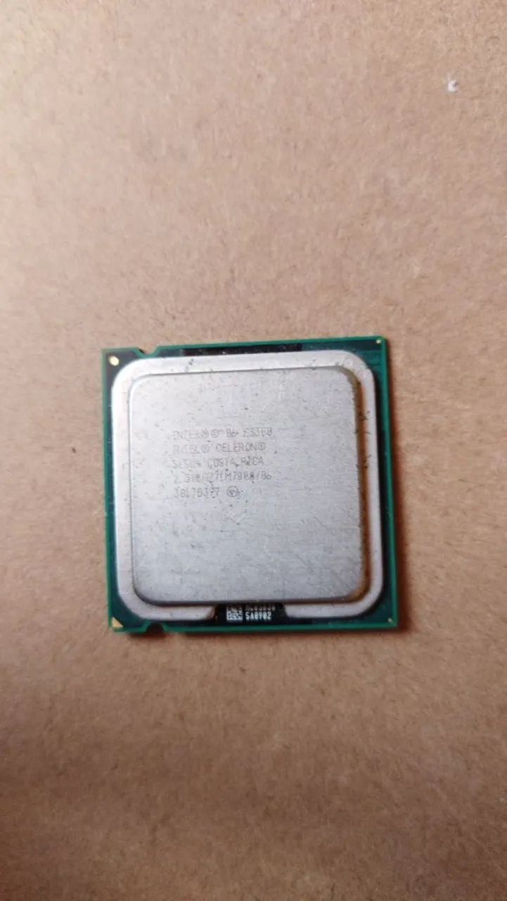 Processador Intel Celeron E3300 - 2.50GHz