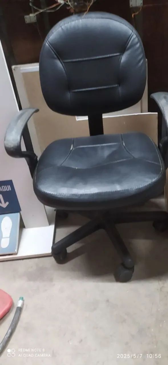 Cadeira de Escritório Giratória com Rodinhas - Foto 2