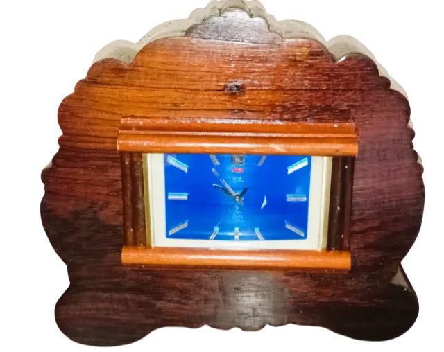 ANTIGO RELÓGIO Á CORDA EM MADEIRA BRUTA - Foto 4