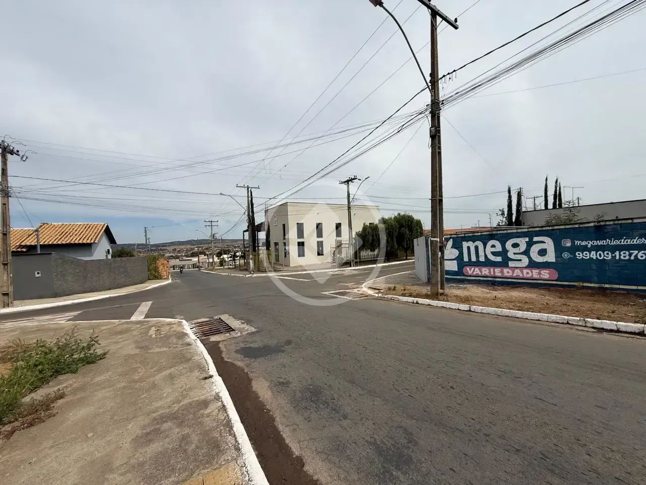 Galpão com 200 m² em lote de esquina à venda codigo: 352954 - Foto 2