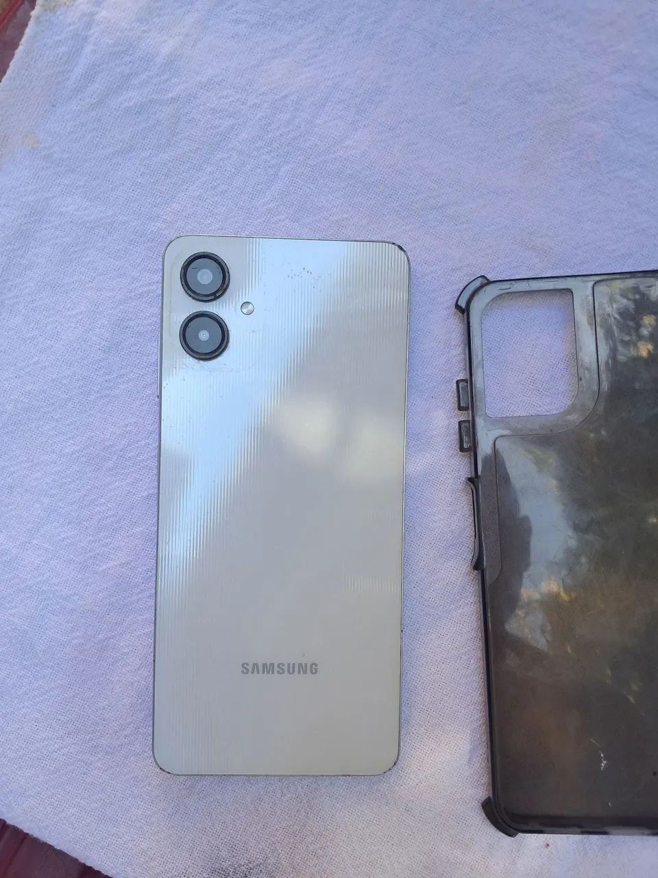 Vendo celular Samsung a06 128 GB  - Foto 3