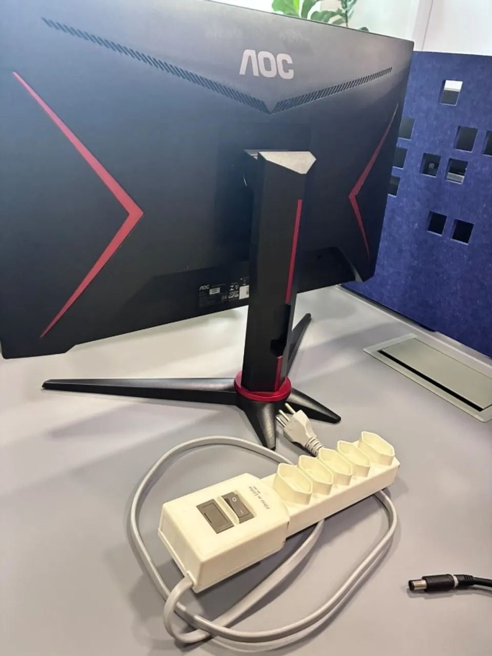 LOTE DE EQUIPAMENTOS DE INFORMATICA (PCs, fontes, 4 celulares quebrados, starlink etc; - Foto 2