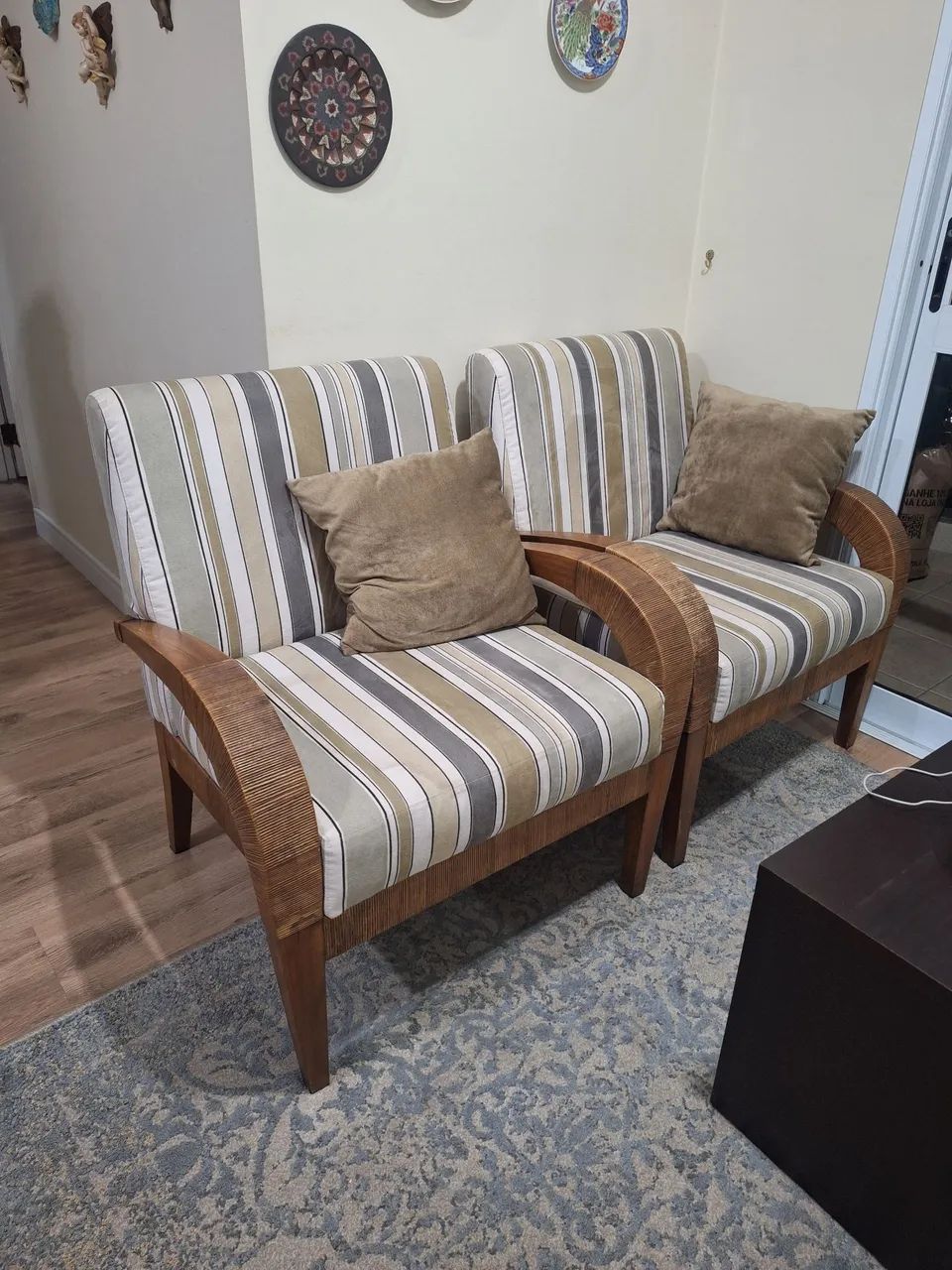 Poltronas de madeira - Foto 2