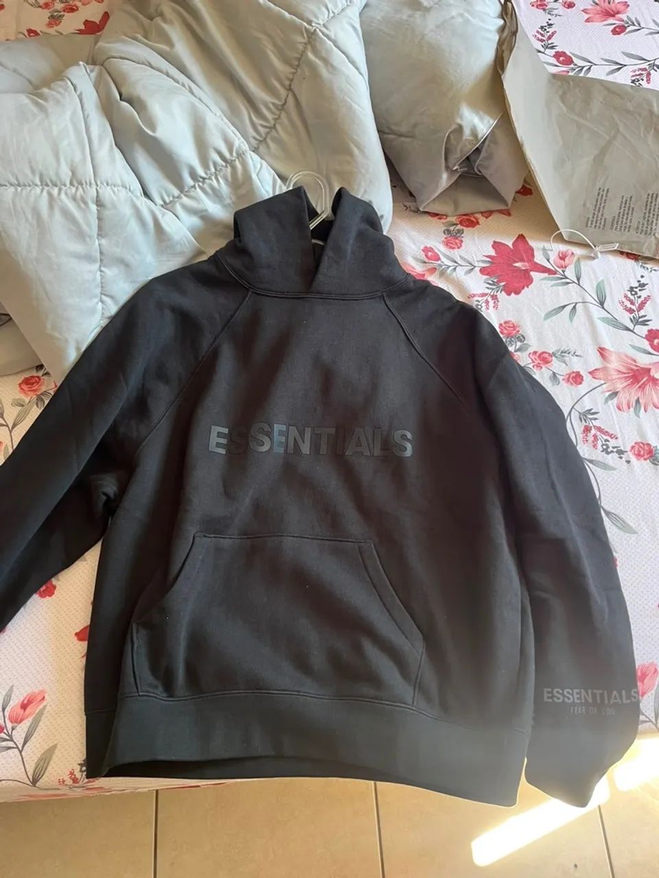 Moletom essentials S