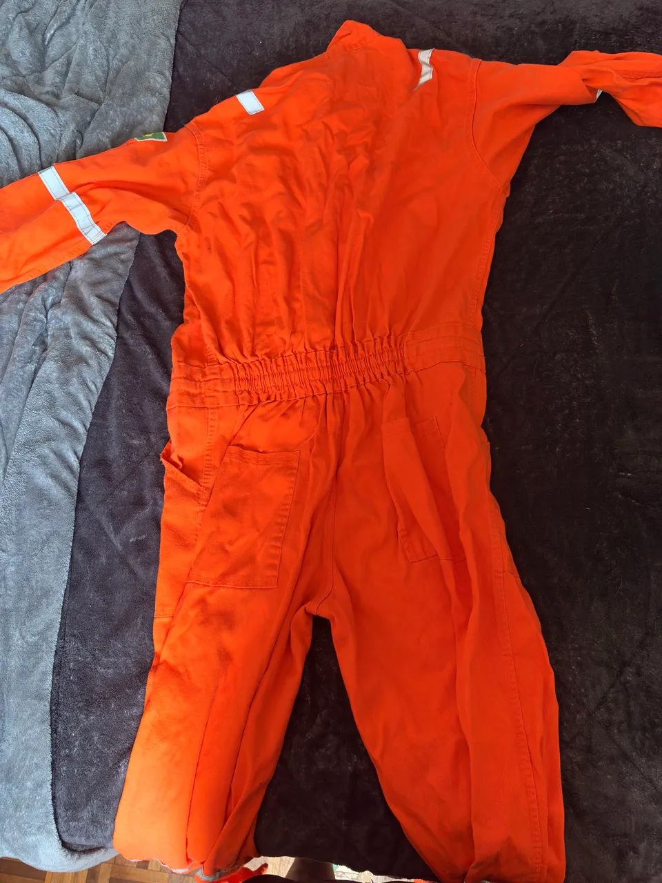 Macacão Laranja RF tamanho G usado apenas 1 mês  - Foto 3