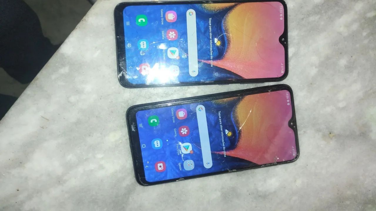 Vendo 2  a10 por 130, tela trincada mais funciona perfeitamente. - Foto 2