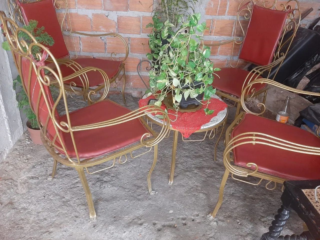 Vendo um lindo conjunto de mesa de ferro antiga  - Foto 2