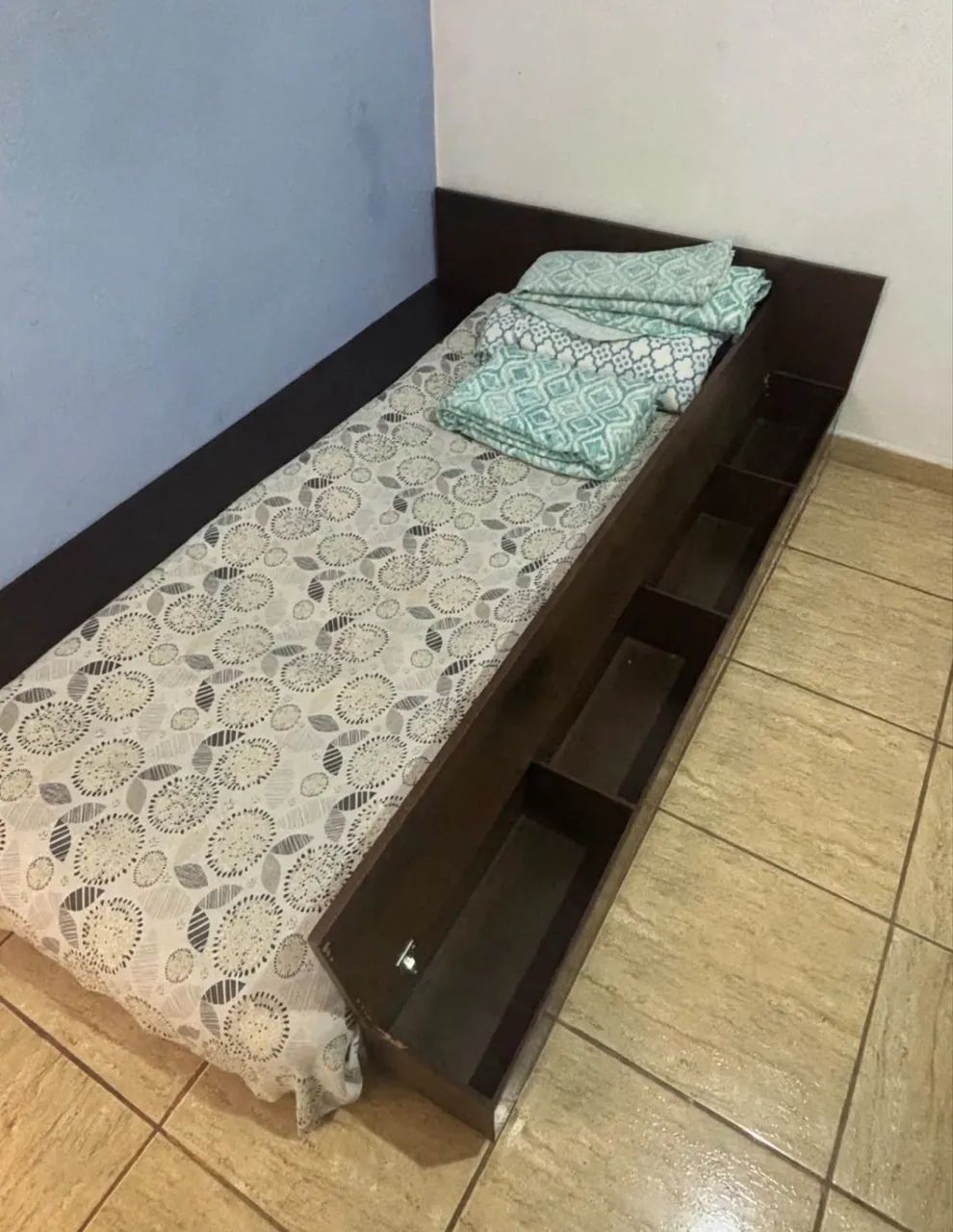 Cama solteiro japonesa