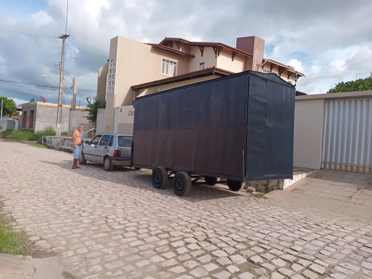 Trailer amplo e novo!!