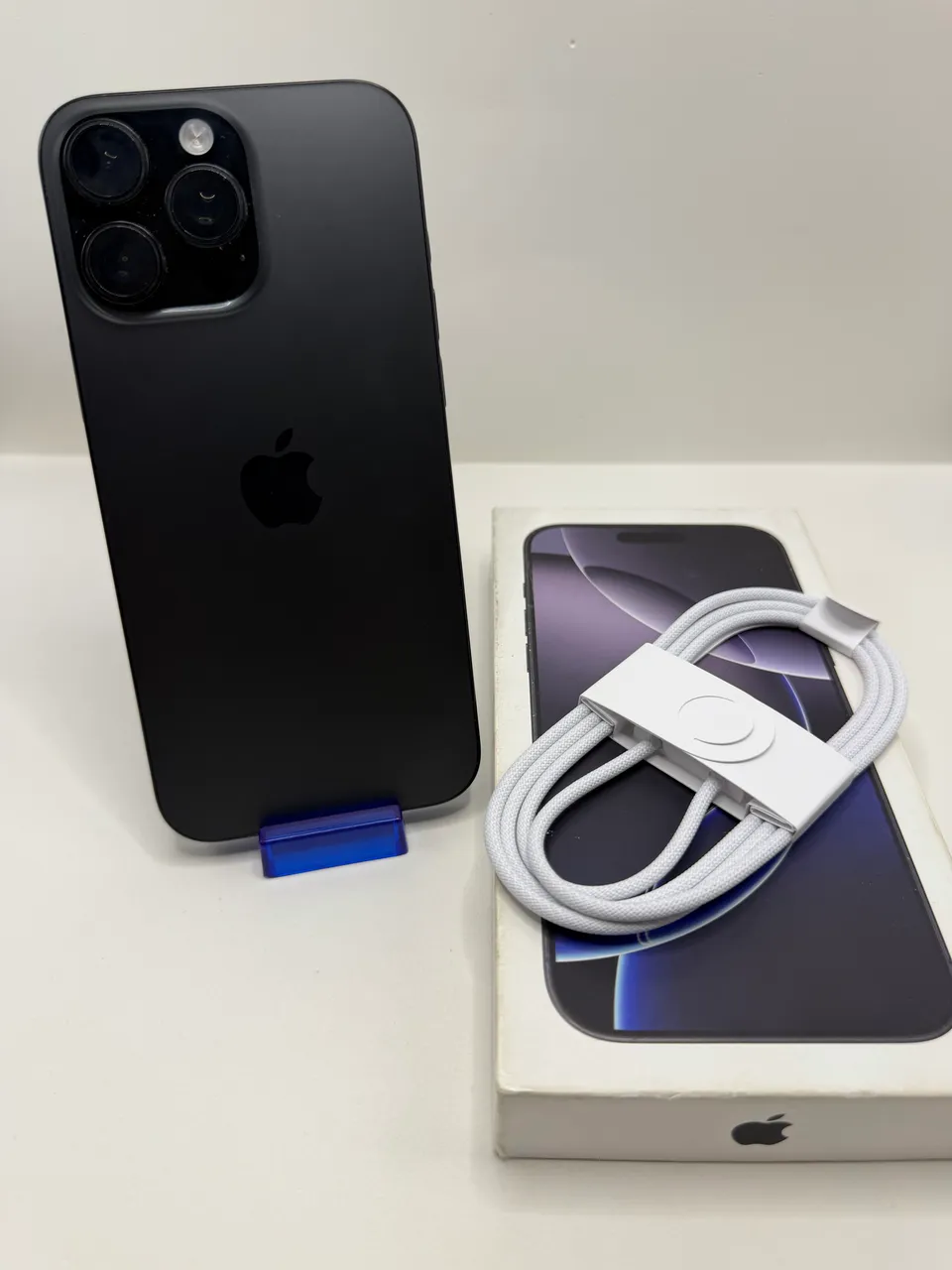 【バッテリー99％】 iPhone 16 Pro Max 256GB ブラック iPhone 16 Pro Max 256GB | Titânio Natural | 99% bateria | Garantia