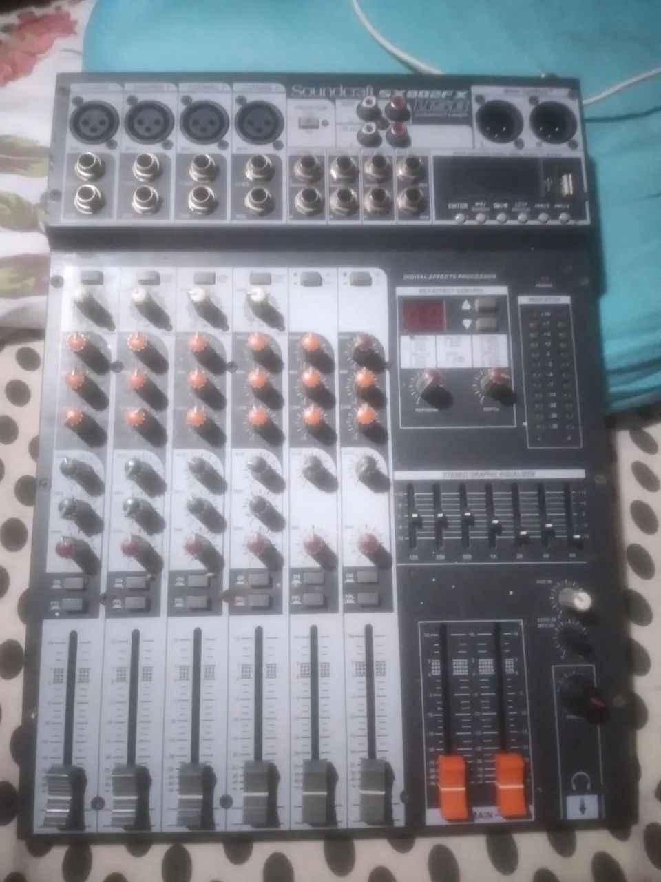 Vendo uma mesa de som 8 canais  - Foto 2
