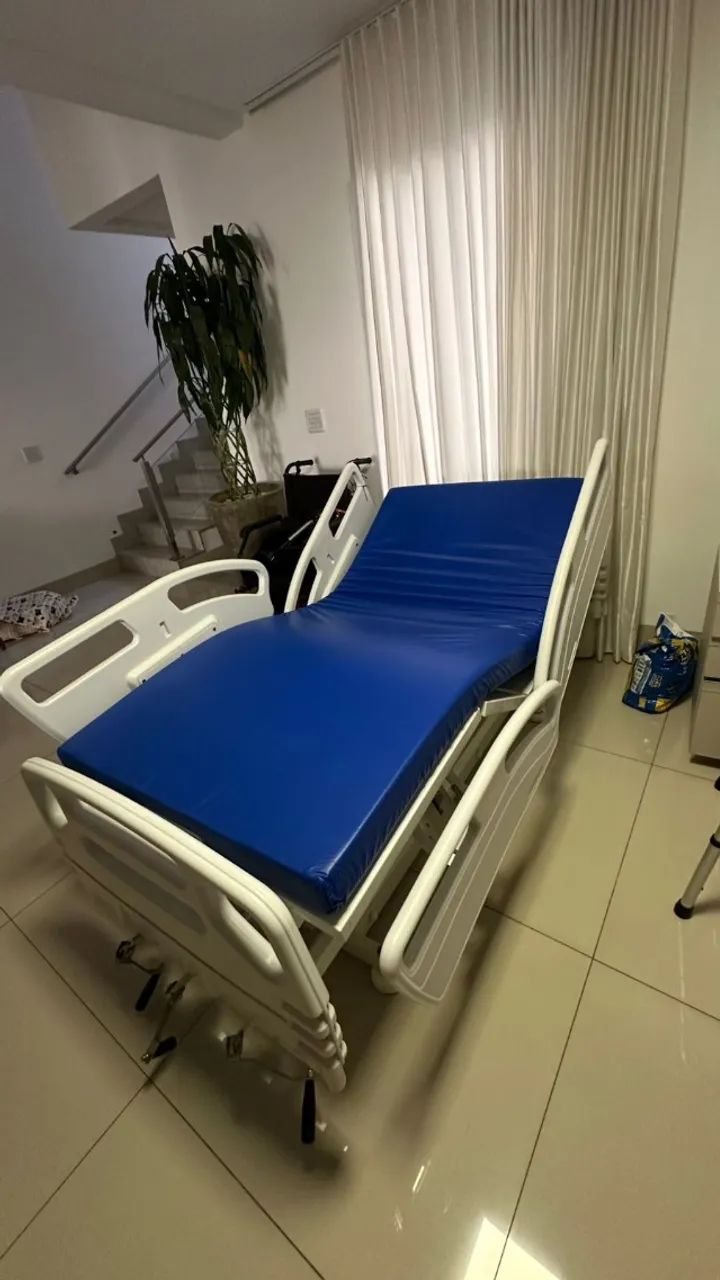 Cama Hospitalar Manual com 3 manivelas