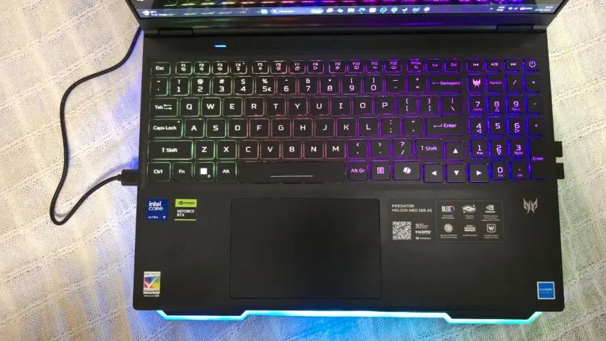 Predator Helios Neo 16S AI RTX 5070 Ti OLED 240Hz Ultra 9 32GB 2TB - Foto 2