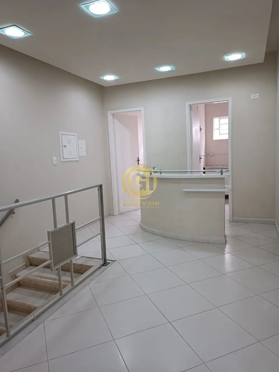 PONTO COMERCIAL NO CENTRO DE JACAREÍ/SP: Espaço Funcional e Bem Localizado! - Foto 4