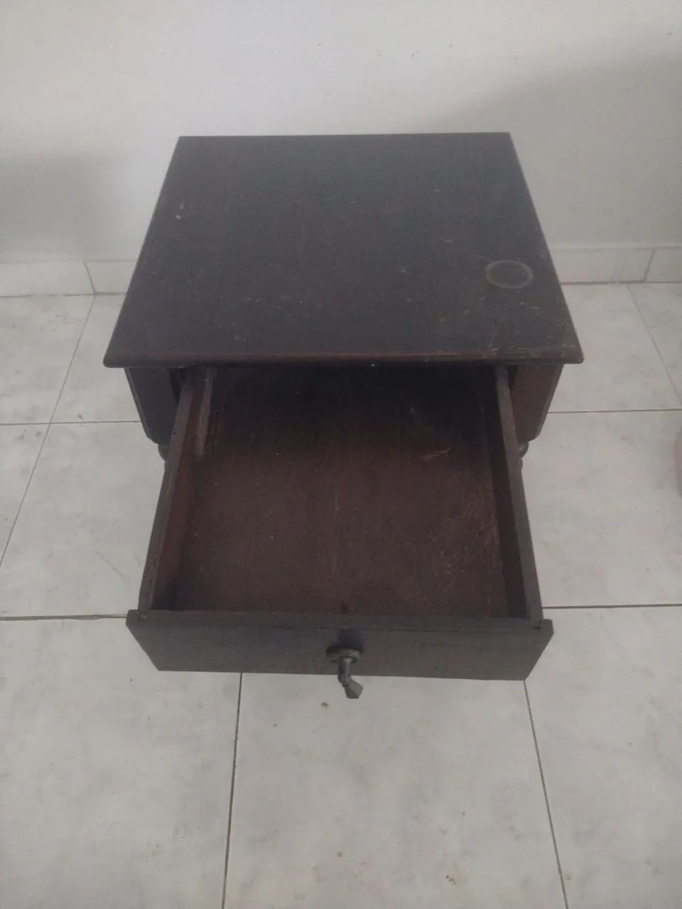 Mesa de cabeceira em madeira maciça  - Foto 3