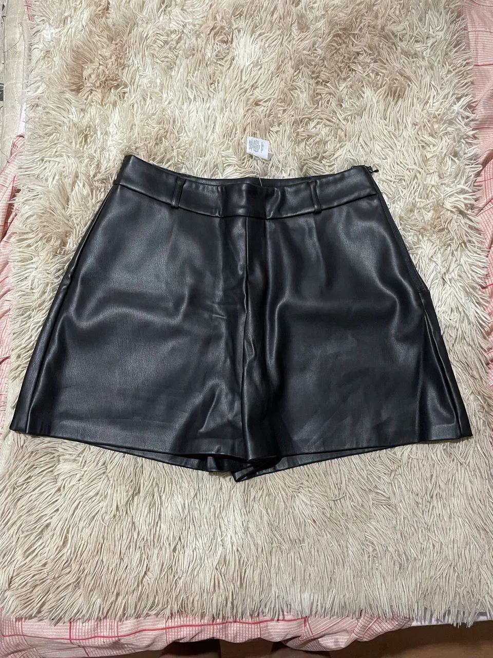 Short saia couro Renner 