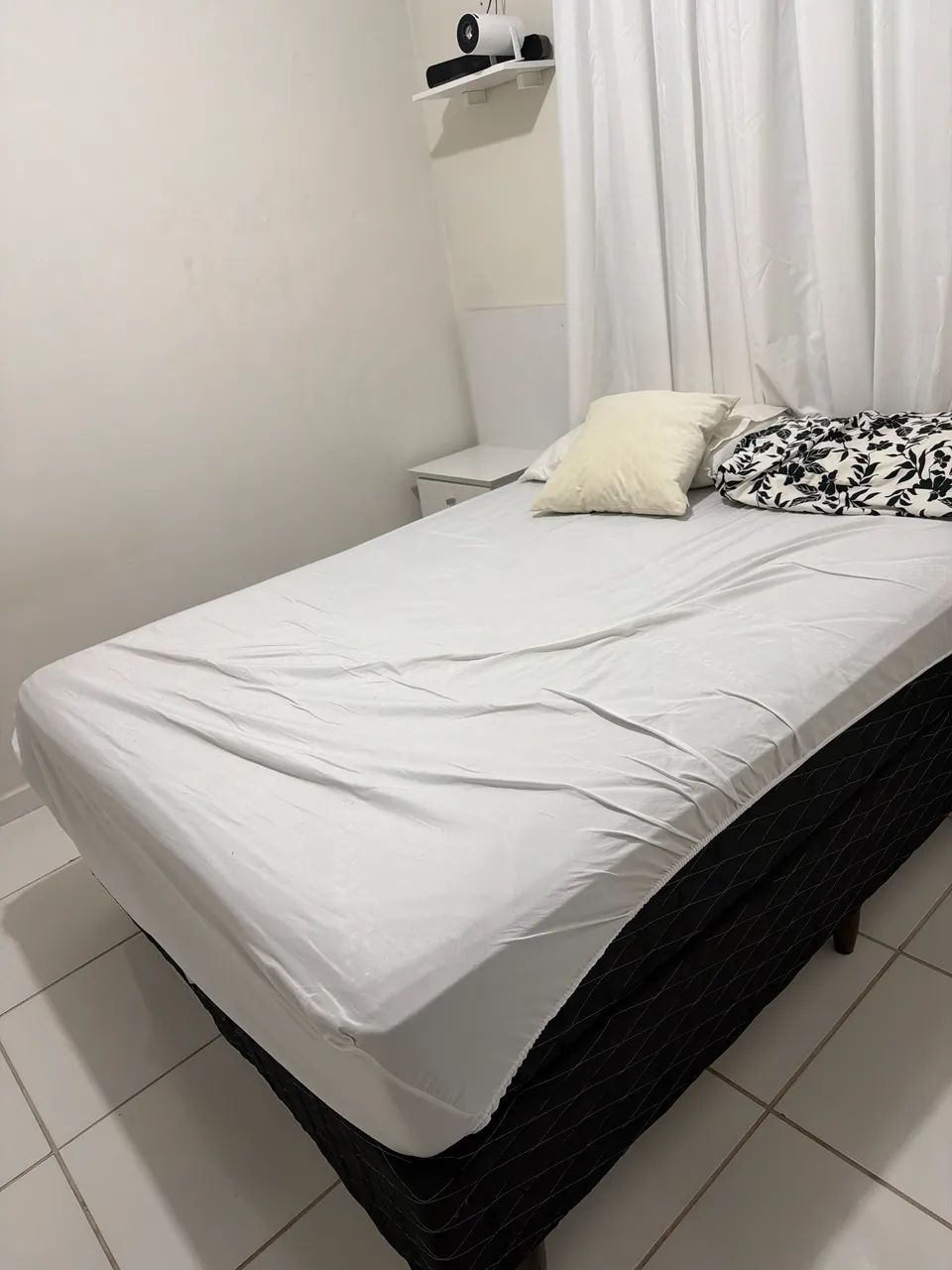 Cama box mais dois criado mudos