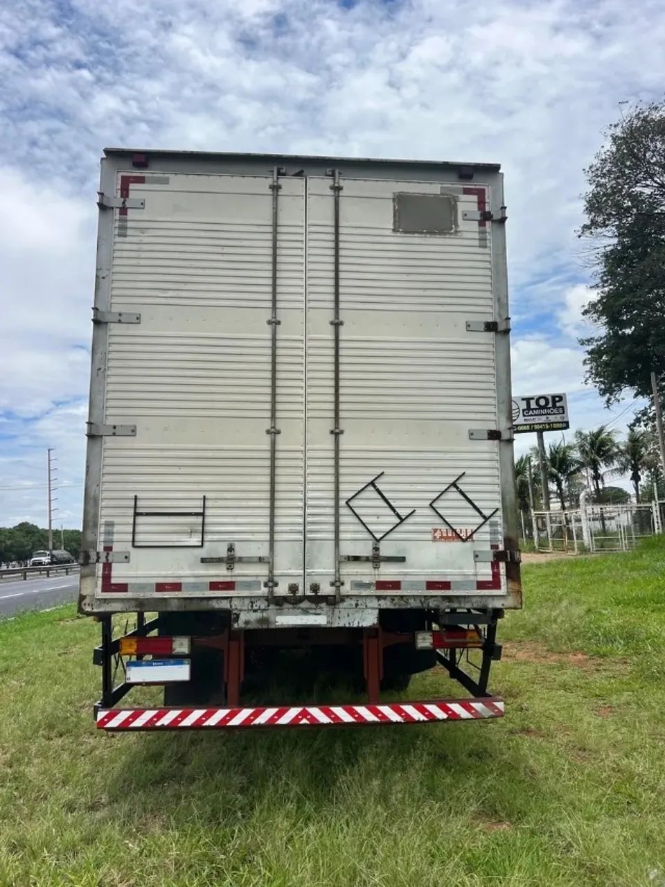 BAÚ SOBRE CHASSIS EQUIPAR 8.90 METROS 18 PALETES 2005 - Foto 4